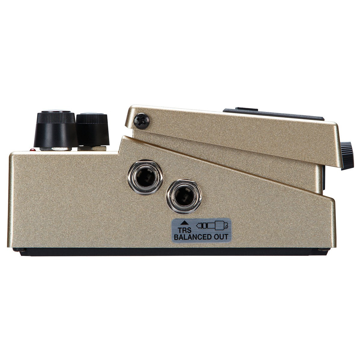 Phơ Preamp Acoustic BOSS AD-2 Acoustic Preamp - cạnh bên với cổng TRS balanced out