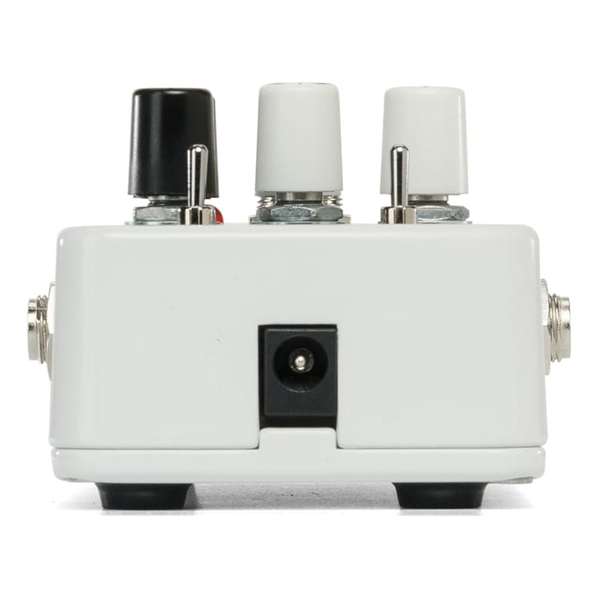 Phơ Preamp Bass Electro-Harmonix Nano Battalion – cạnh trên Nano Battalion với jack nguồn 9V
