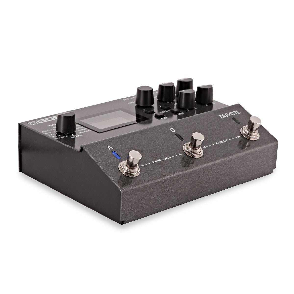 Phơ Reverb BOSS RV-500 – góc nghiêng 3/4 phía trước, vỏ kim loại xám đậm với 3 footswitch