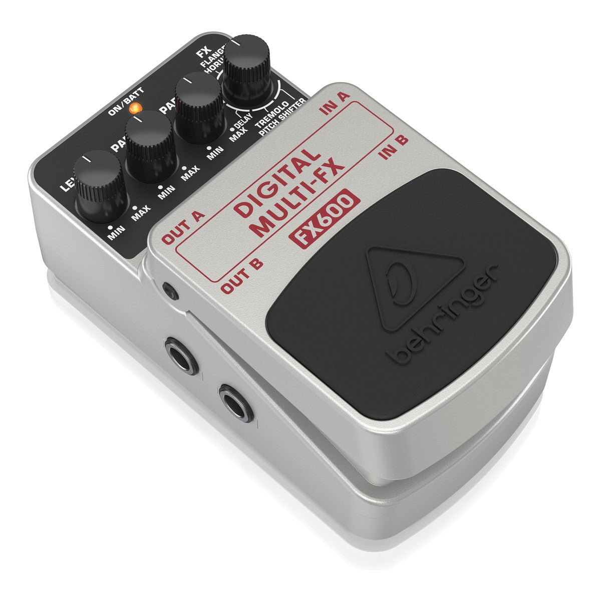 Behringer FX600 nhìn nghiêng bên trái, thấy hai jack OUT A, OUT B