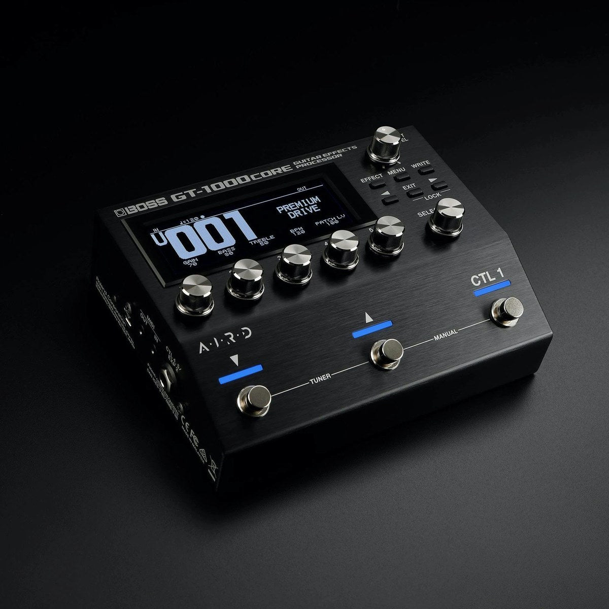 BOSS GT-1000CORE nhìn nghiêng góc 3/4, ảnh chụp chính hãng nền tối