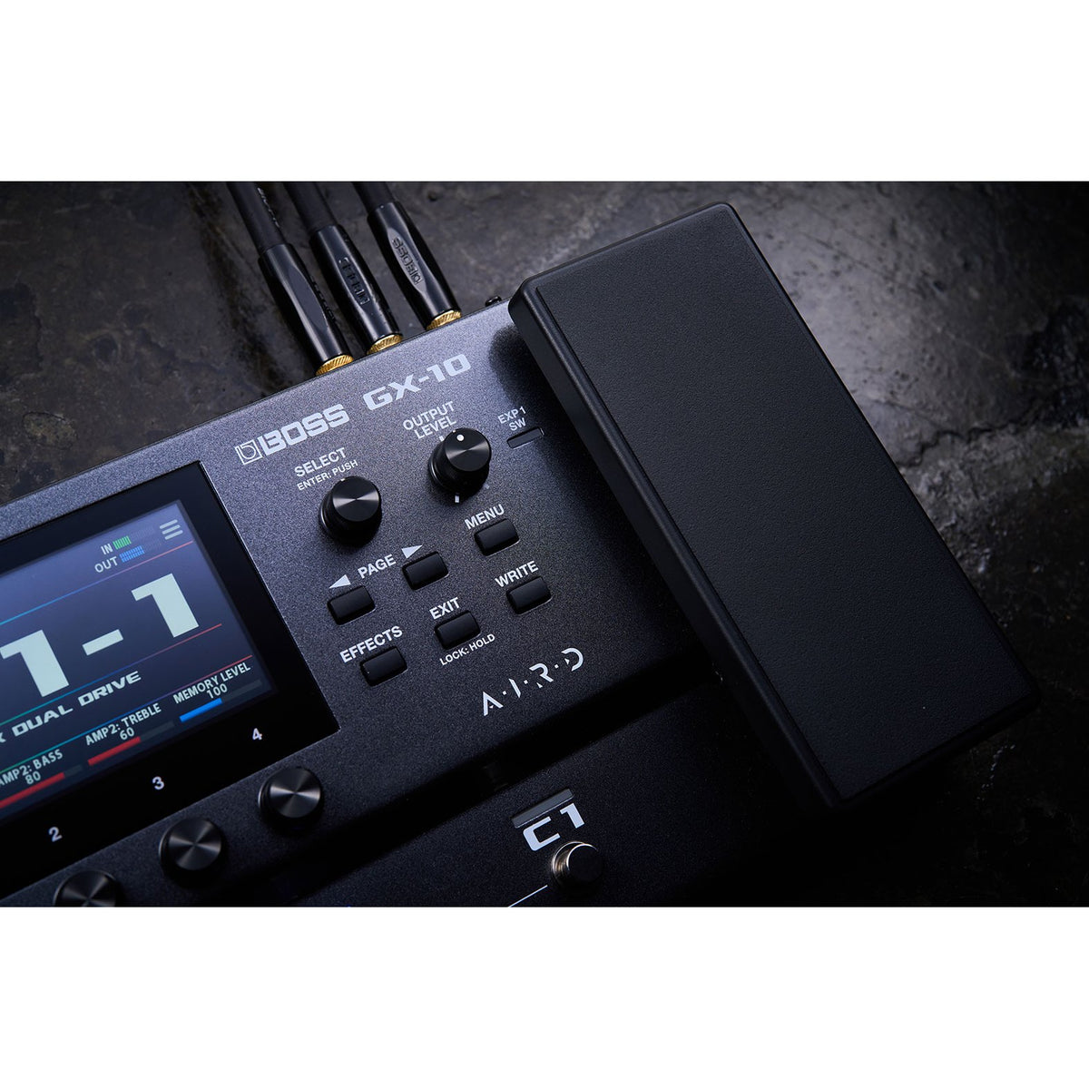 Phơ Tổng BOSS GX-10 – cận cảnh núm SELECT, OUTPUT LEVEL, các nút MENU, WRITE và pedal expression
