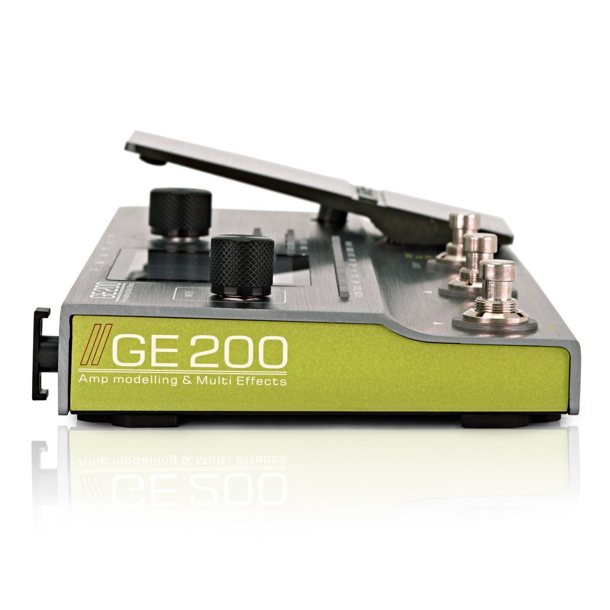 Phơ Tổng Mooer GE200 – cạnh trái màu xanh chanh in chữ GE200 Amp modelling & Multi Effects