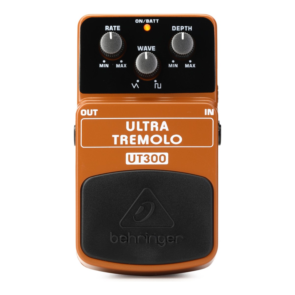 Behringer UT300 Ultra Tremolo chụp thật mặt trên: núm RATE, WAVE, DEPTH và đèn ON/BATT