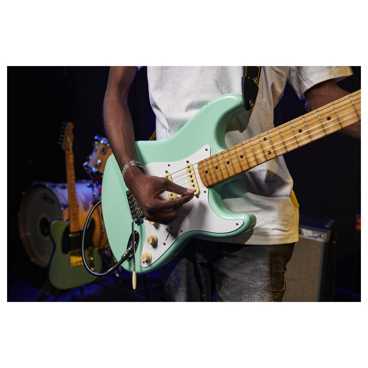Đàn Guitar Điện Fender Limited Edition Vintera Road Worn 50s Stratocaster SSS, Maple Fingerboard