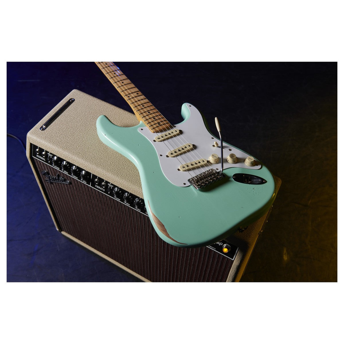 Đàn Guitar Điện Fender Limited Edition Vintera Road Worn 50s Stratocaster SSS, Maple Fingerboard