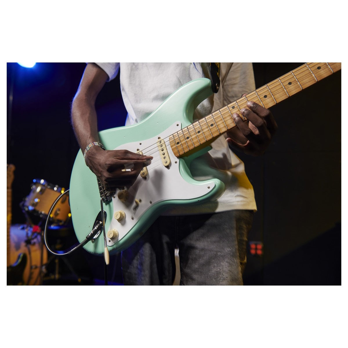 Đàn Guitar Điện Fender Limited Edition Vintera Road Worn 50s Stratocaster SSS, Maple Fingerboard