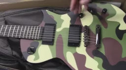 Tải video: Đàn Guitar Điện Fesley FLP400 HH, Techwood Fingerboard, Camouflage