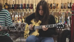 Tải video: Đàn Guitar Điện Gibson ES-330 SS, Rosewood Fingerboard