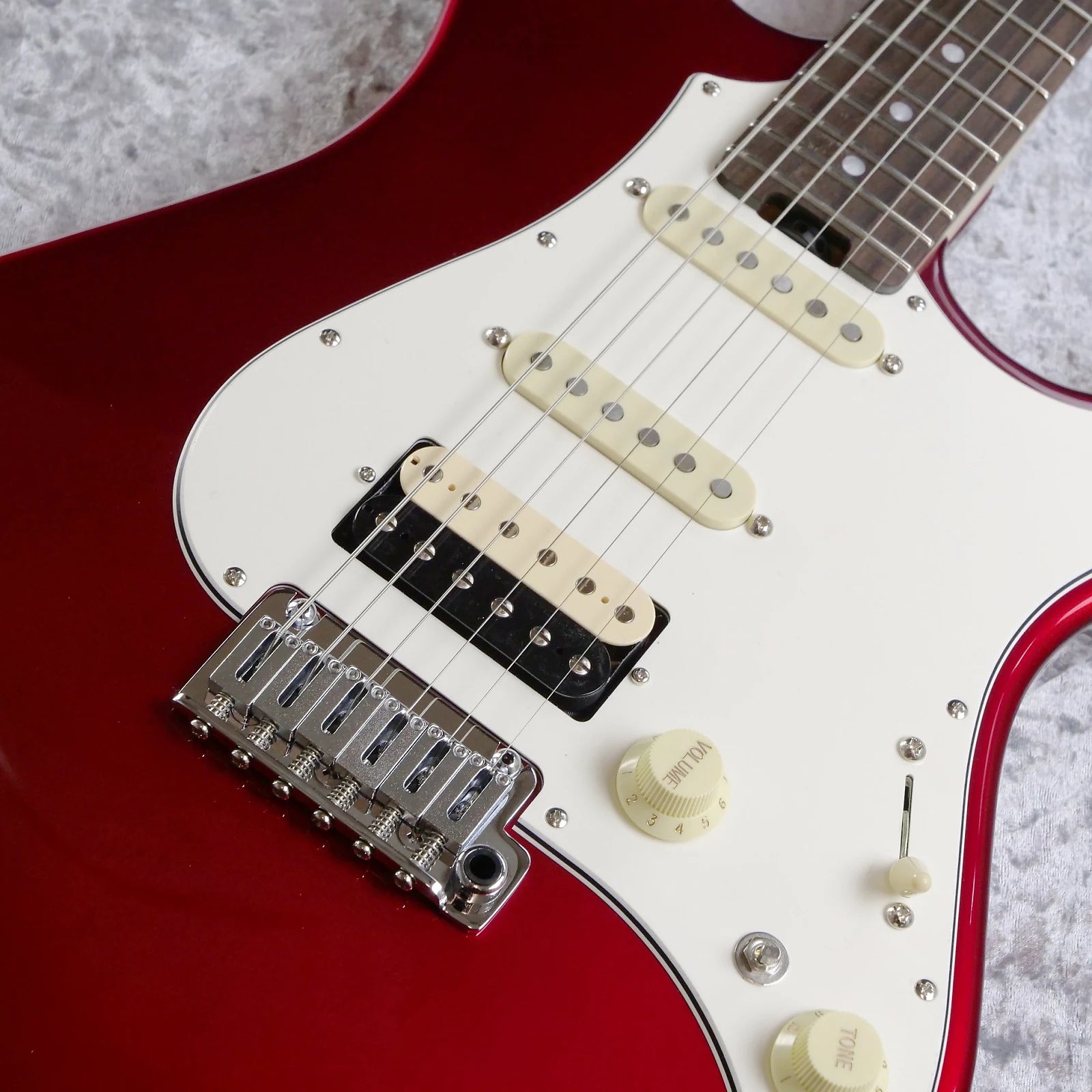 Đàn Guitar Điện ESP EDWARDS E-SNAPPER-AL/R- Candy Apple Red